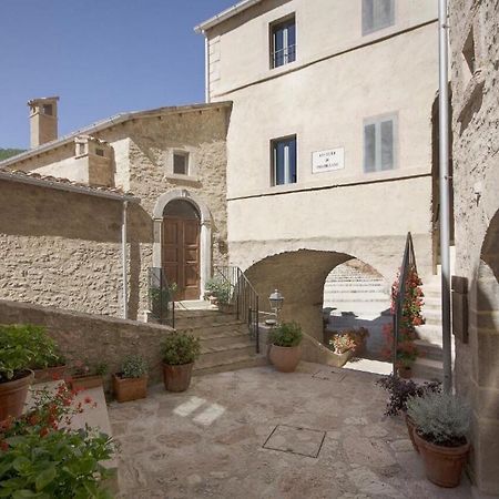 ホテル Castello Di Postignano セッラーノ エクステリア 写真