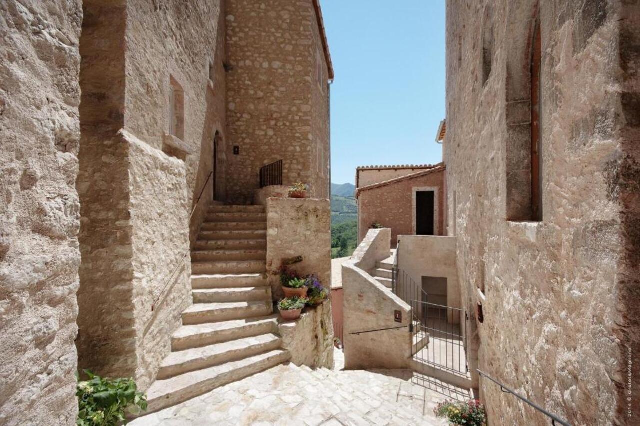 ホテル Castello Di Postignano セッラーノ エクステリア 写真